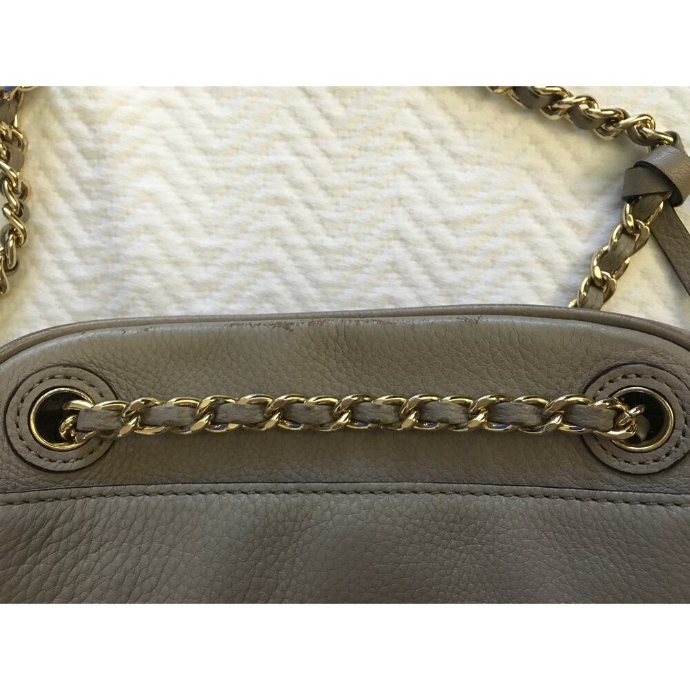 Tory Burch Pebbled Leather Shoulder Bag in Light Gray with Gold Hardware - Picture 9 of 15